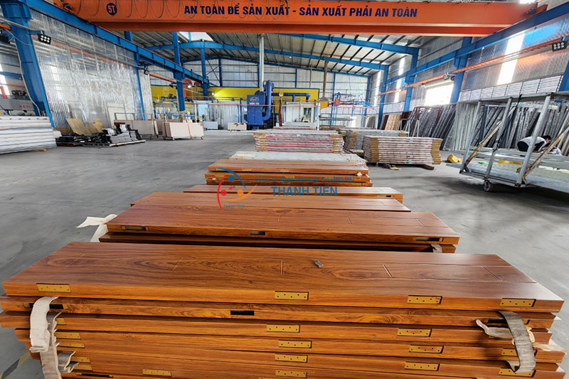 Xưởng sản xuất và lắp đặt cửa thép chống cháy vân gỗ tại Hải Dương