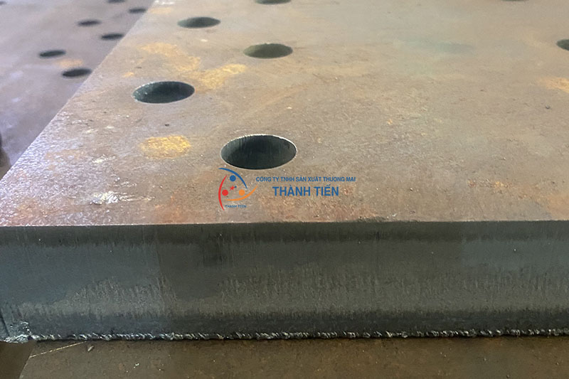 Dịch vụ cắt thép đến 70mm, cắt inox đến 100mm tại Thành Tiến