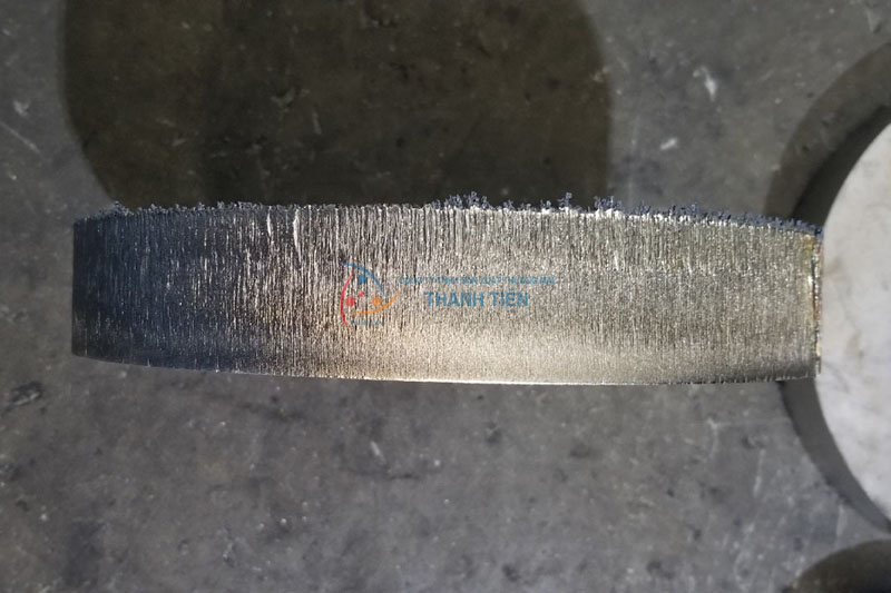 Dịch vụ cắt thép đến 70mm, cắt inox đến 100mm tại Thành Tiến