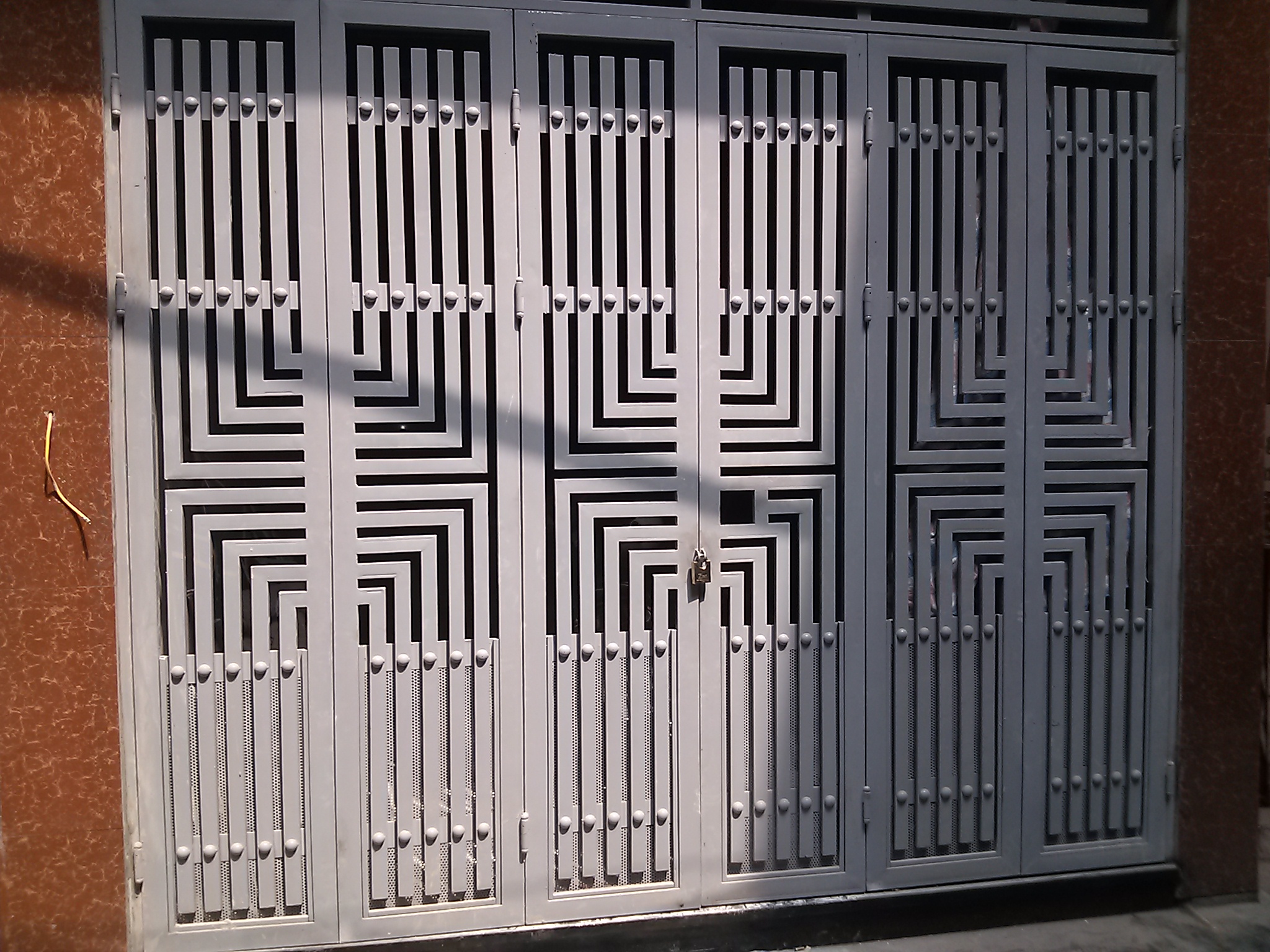 chất liệu cửa nhà - hình 3