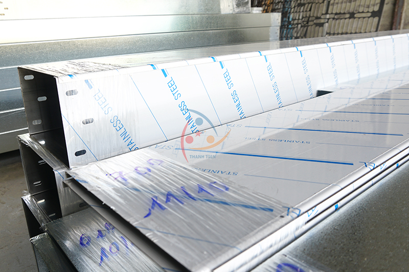 Thang máng cáp inox Thang máng cáp inox Thành Tiến chất lượng cao