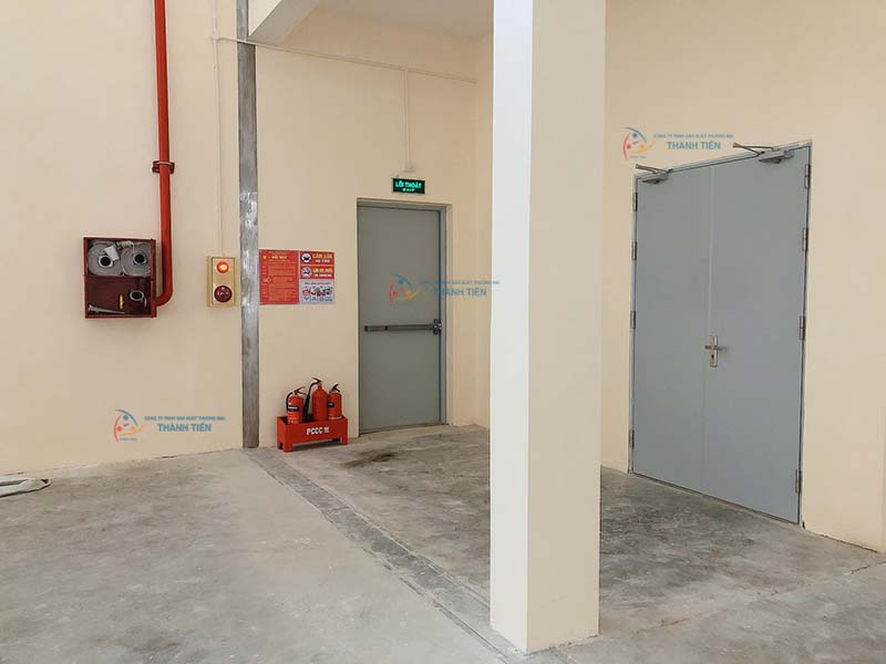 Tác dụng của cửa nhà xưởng thoát hiểm