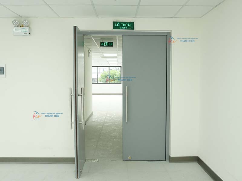 Cửa thoát hiểm nhà xưởng là gì?