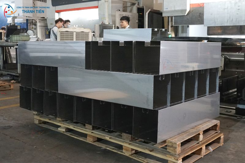 Thành Tiến - Gia công máng xối nước chất lượng, uy tín hàng đầu