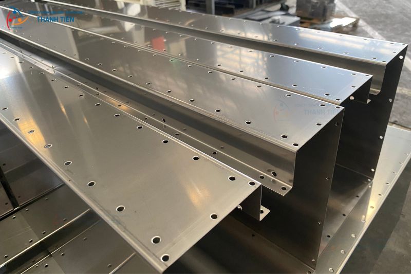 Kích thước tiêu chuẩn của máng xối Inox