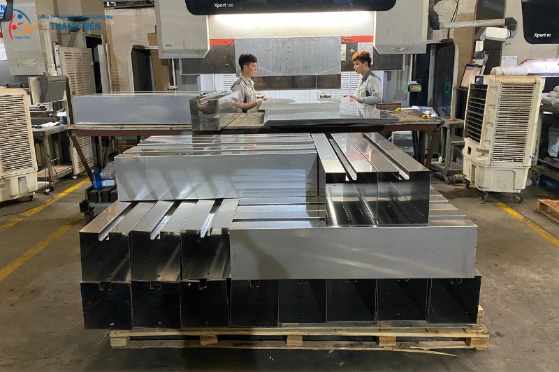 Báo giá gia công máng xối inox tại Thành Tiến