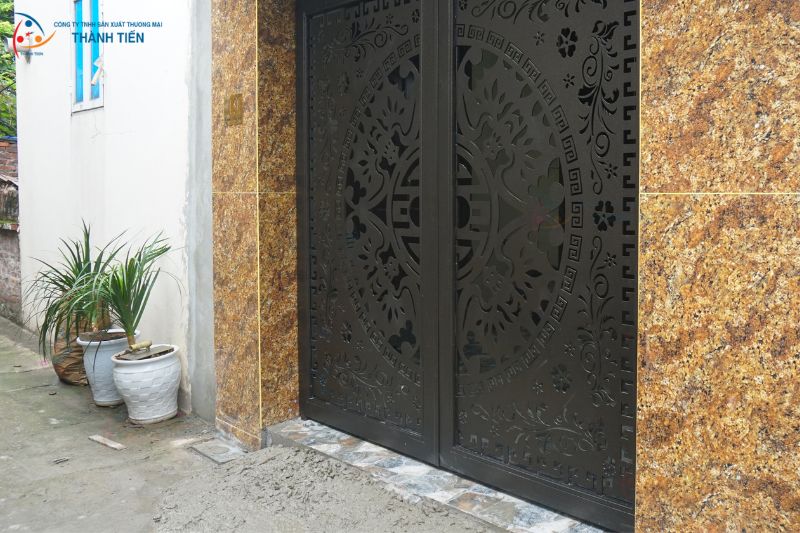 mẫu cửa cổng CNC đẹp, sang trọng