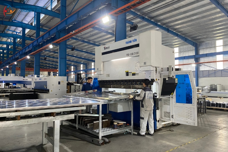 Quy trình thực hiện chấn gấp inox bằng máy chấn tại Thành Tiến